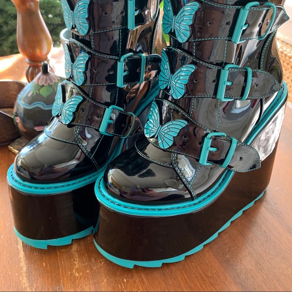 New YRU Dune Patent Butterfly Platform Boots - Picture 12 of 15